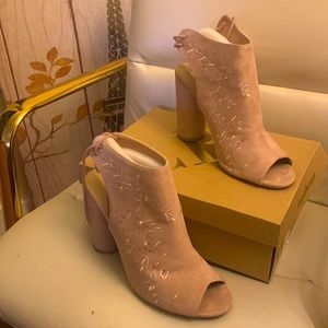 Blush chunky embroidered heels